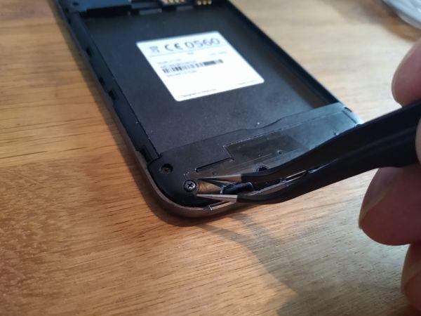 Motorola E3 Ladebuchse wechseln 6